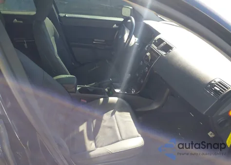 2005 Volvo V50 2.4I z USA, uszkodzony, nr VIN YV1MW382452047223